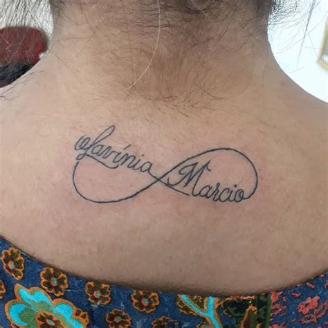 infinito con nome tatuaggio